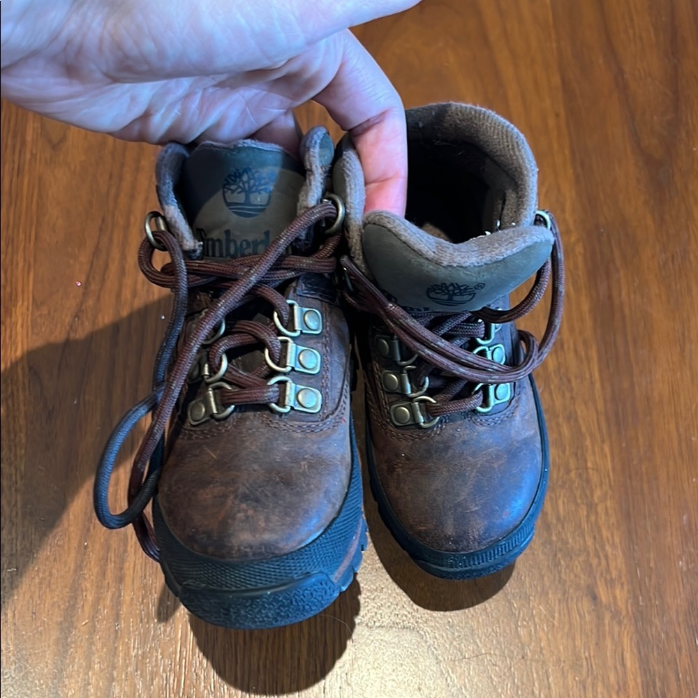 Timberland Brown Lace-Up Boots with Nubuck Texture